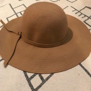 Tan felt floppy hat